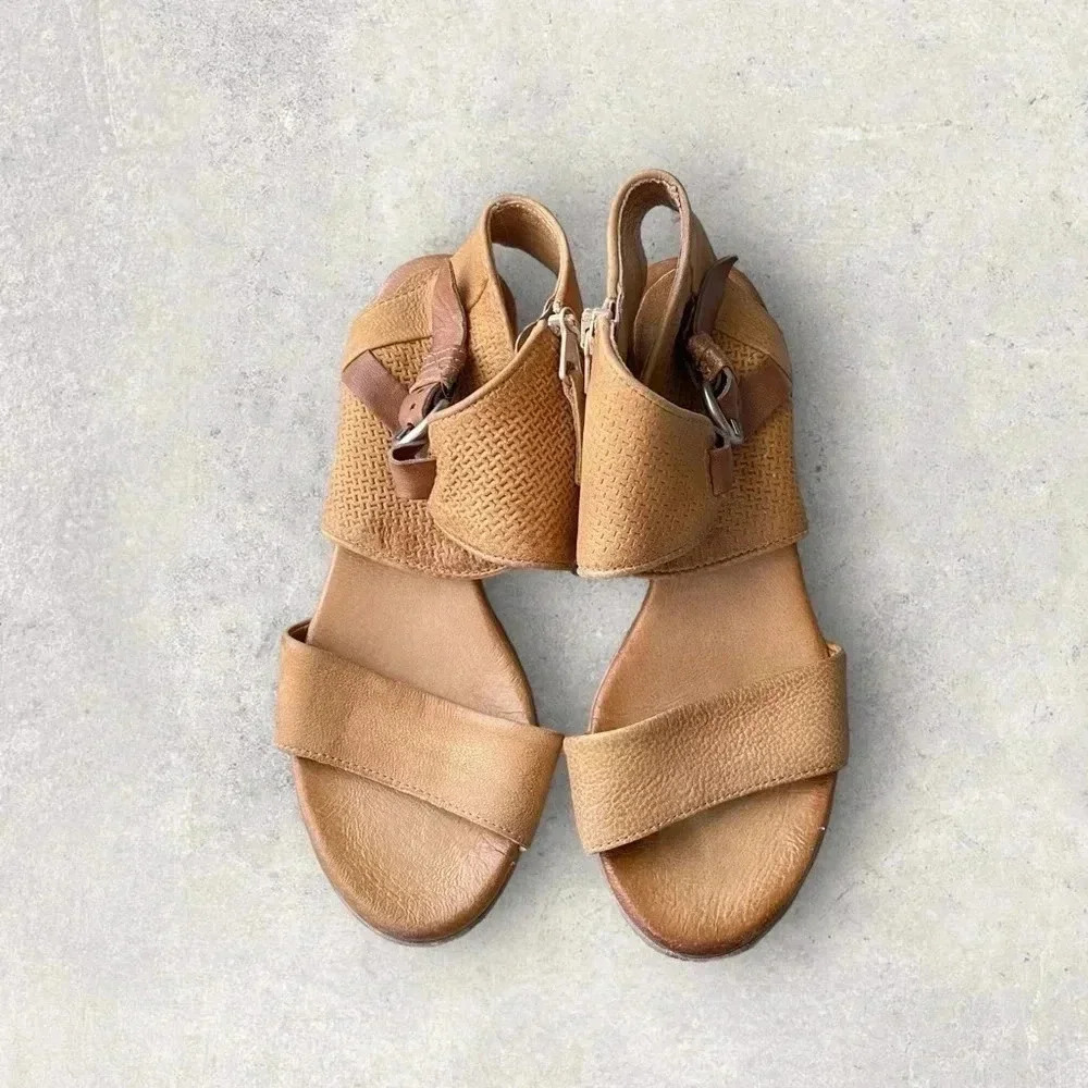 Miz Mooz Women's Cheerful‎ Leather Buckle Sandals Size 8 Brown